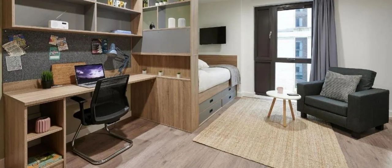 Modern Ensuite Rooms And Studios In Southampton - Sk 0*,